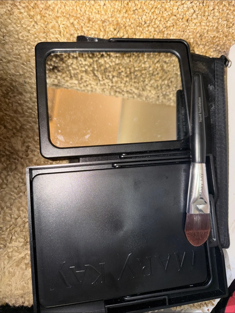 MARY KAY Mesh Carry Case Mirror and applicator
